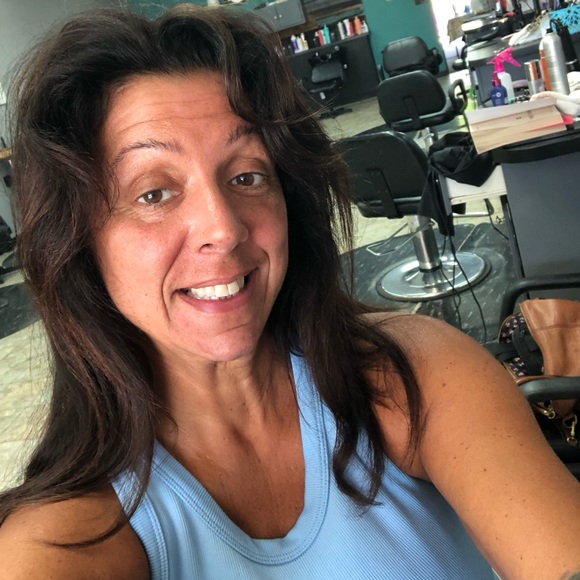 Meet your Posher, Caroline - Picture 1 of 1